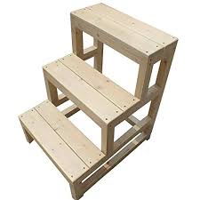 Coloca los peldaños y asegura, además de la cola con unos tirafondos para lograr mayor resistencia. Taburetes De Madera Con Peldano Muy Baratos Con Buena Relacion Calidad Precio Ideocasa