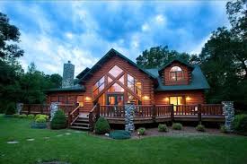 This Wisconsindells Cabin In On Lake Petenwell Perfect For Large Groups Sleeps Up To 12 Sand County Wolflodge Lake House Rentals Vacation Home Log Homes