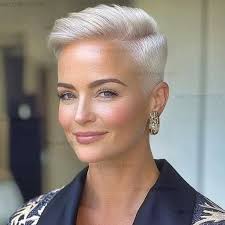 I've already decided, after the green-haired crazy girl