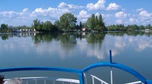 Penzión v časti banka, v rekreačnej oblasti sĺňava 2. Schiffsfahrt Auf Dem Stausee Slnava Gruppenreisen Mit Groupedia