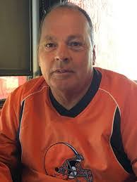 Erik Bray's Instagram, Twitter & Facebook