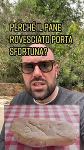 Perché il pane rovesciato a tavola porta sfortuna!? #perte #pertee #perteee  #neiperte #neipertee #neiperteee #imparacontiktok #roma #romanità  #romacaputmundi #tiraccontoroma #storia #tradizioni #rome ...