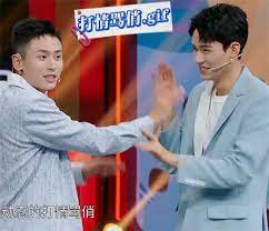 Zhang zhehan and gong jun's costumes were bid up to sky high prices in the online auction. How Is The Relationship Between Simon Gong Zhang Zhehan Cpop Home