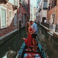 Sigue nuestra guía para las mejores recomendaciones de atracciones, hoteles, transportes y qué ver en. Kisses Venecia Italy And Love Image 6973723 On Favim Com