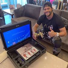 Stream tracks and playlists from marcelo maciel ramos on your desktop or mobile device. F5 Celebridades Traicao Auditoria E Fofocas Detalhes Da Briga De Hulk Com O Ex Marido De Sua Noiva 18 05 2020