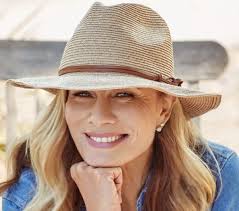 Canopy Bay By Deborah Hutton