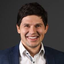 My 3 initial books for 2025 look somewhat different from my 2024 reading  list. 📚 I'm gearing up for new adventures in the world of fintech. 🌍💳  The topics covered in this