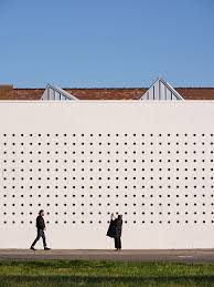 OMA revive panadería y almacén como Detroit Lantern Arts Center