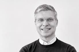 Robert Magyar's Instagram, Twitter & Facebook