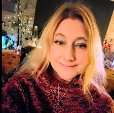 Don't try and go up the mast road (hill road edge lane). You might think  you can get up it for the first 100metres but then it turns to sheet ice.  Someone