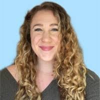 Lily Zweig's Instagram, Twitter & Facebook