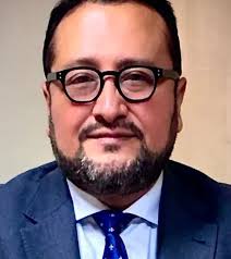 Dr. César Arroyo Romo