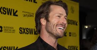 Glen Powell showered with boos for 'Chad Powers' scene at Georgia vs  Mississippi State game