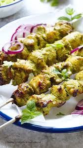 Hariyali Murgh Tikka Kebab A Scrumptious Indian Appetizer Boneless Chicken Chunks Are Marinated In Tikka Recipe Chicken Starter Recipes Chicken Tikka Kebab