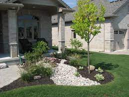 Landscaping Ideas With Mulch And Rocks 4 Decorelated Easy Backyard Landscaping Cheap Landscaping Ideas Front Yard Landscaping Design