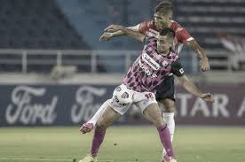 Historial de cómo llegan al partido. Daniel Giraldo Lo Mejor De La Derrota De Santa Fe Frente A Fluminense Vavel Colombia