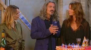 Jose mystere de l amour. Helene Et Peter A Bruxelles Pour Un Baiser Et Jose Avoue Tout Les Mysteres De L Amour 19x12 Du 09 12 2018 Nouveautes Tele Com