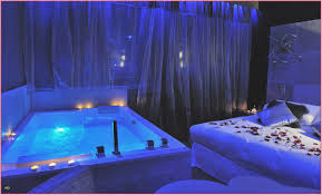 Désolé, nous ne proposons pas de vol direct au départ de à destination de {destination}. Meilleur Chambre Avec Jacuzzi Privatif Belgique Pas Cher Jacuzzi Recamara Piscinas De Lujo Sala De Cine En Casa