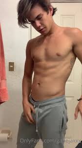 Twinks: Latin Muscle Twunk Undressing And… ThisVid.com