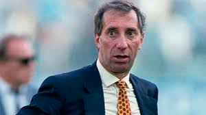 Nuestro querido carlos salvador bilardo ha dado positivo de coronavirus. Quince Minutos En Silencio Y Solo Un Pedido Que Hizo Carlos Bilardo En El Entretiempo De Argentina Brasil De Italia 90 Tn