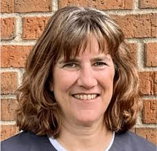 Karen Belisle's Instagram, Twitter & Facebook