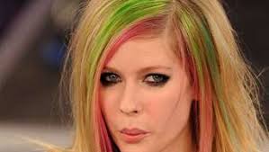 Mcafee Avril Lavigne Ist Der Gefahrlichste Promi Im Netz Wissen