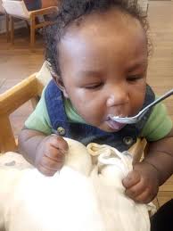 Hannah Banana gets to pass out bananas!! AROO 🍌💪🏽