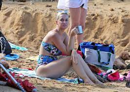 After dating on and off since 2016, the couple tied the knot in front of their extended family. Exclusive No Web Orlando Bloom And Katy Perry Spend Their Christmas Vacation On The Beach In Hawaii With Family Sawfirst