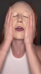 Full Glam Makeup Tutorial: 10 Pumps of Foundation