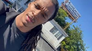 Danielle Darmetta's Instagram, Twitter & Facebook