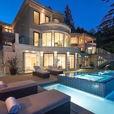 Lovely Luxury Mansion With Sweet Looking Pool Luxury Exterior Mansions Luxury Homes Dream Houses