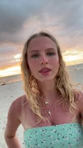 Alyssa Oldham's Instagram, Twitter & Facebook