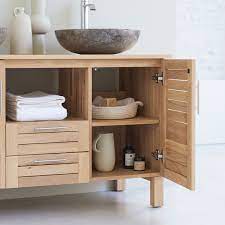 Lange zeit galt die verwendung von möbeln aus massivholz im bad. Waschbeckenunterschrank Aus Eiche 125 Cm Badezimmermobel Tikamoon