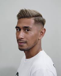 Beberapa pemain persib sering mampir ke Hairnerds Studio Bandung, salah  satunya Daisuke Sato. Bek yang bernomor punggung 66 ini sering banget nih  cukur potongan side part, gimana nerds menurut kamu?