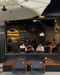 ☕️𝙊𝙠 𝘾𝙤𝙛𝙛𝙚𝙚 📍 126 Phó Đức Chính, Ba Đình 📍406 Khâm Thiên, Đống Đa  ⏱️ 07:00- 23:000 Quán cafe tone đen mới toanh cập bến ngã 7 Ô Chợ Dừa. Nay  mình