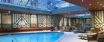 La Piscine Activites Le Normandy Deauville Hotels Barriere