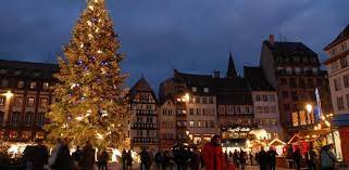 Dates, hôtels, heures d'ouverture, horaires, période des marchés de noël, marchés de le marché de noël de strasbourg avec ses 300 étals répartis sur 11 sites est un des plus grands marchés de noël en europe. Sejour Marche De Noel De Strasbourg 2020 En Acces Train Pack Sejour Tout Compris En Alsace Easy Alsace Com