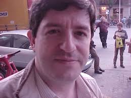 Algún wikipedista en la sala? Molaría completar la wiki de Lorenzo, que ha  hecho muchas más cosas que las que vienen.  https://es.m.wikipedia.org/wiki/Lorenzo_F%C3%A9lix_D%C3%ADaz