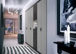 Pour l'entrée, la cuisine ou bien la chambre. Amenagement Entree Et Couloir Placard Sur Mesure
