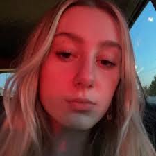 Nadia Waller's Instagram, Twitter & Facebook