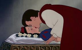 Labios rojos como la rosa. Blancanieves Y Los Siete Enanitos El Primer Beso Animado El Correo