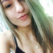 Stream Mariana Henz music