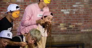The running man cast transformed into the one of the most recognizable superhero groups these days, the avengers, in episode 150. Lee Kwang Soo And Song Ji Hyo Are The Best And Worst Of Siblings In Running Man Teasers Korean Movie Site