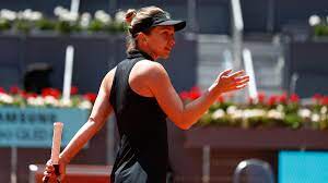 Romanian tennis player simona halep is not only the winner of two grand slam tournaments, roland garros and wimbledon but also just a beautiful girl. Tokio 2020 Simona Halep Sagt Olympia Teilnahme Verletzt Ab Unglaublich Schwer Zu Verdauen Eurosport