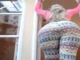 بنت صاروخ تستعرض طيزها المليانة الـ متغذية leg warmers warmers youtube