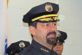 Investigan a jefe de Policía de Lawrence