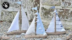 Daraus machen sie eine kleine leinwand. Diy Seegelboote Aus Treibholz Mit Liebevollen Details Maritime Deko Sommerdeko Howto Youtube