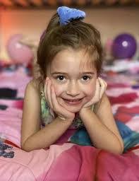 Nora Benjamin's Instagram, Twitter & Facebook