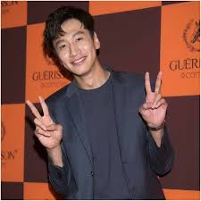 video lee kwang soo and the main cast of live for marie claire april 2018! Lee Kwang Soo Net Worth Girlfriend Lee Sun Bin Height Biography Famous People Today