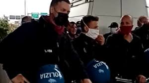 Prima di arrivare a piazza della repubblica. 6era63bkcgxnbm